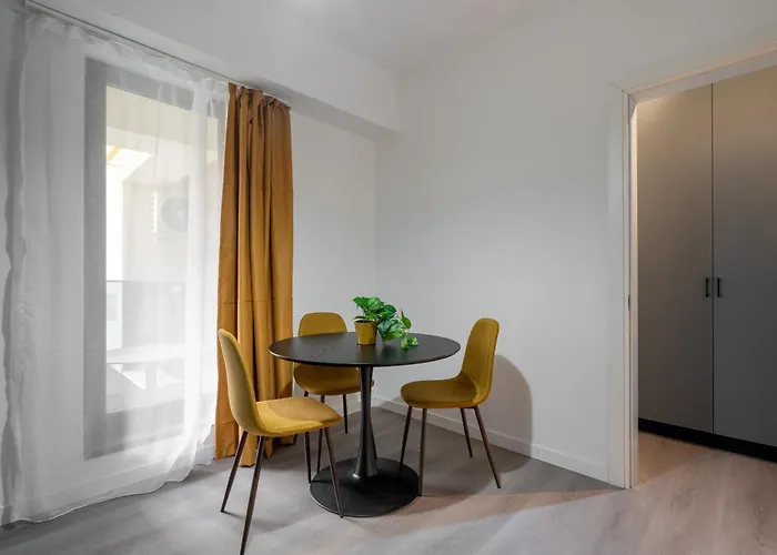 Apartmán Plaza 73 *