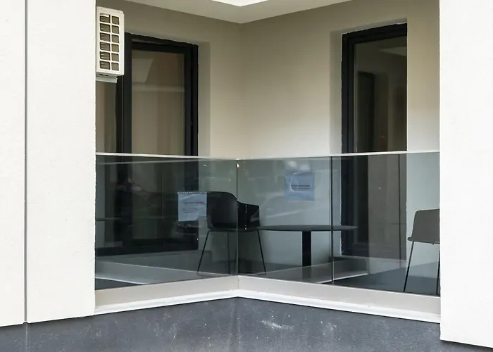 Apartament Plaza 73 *